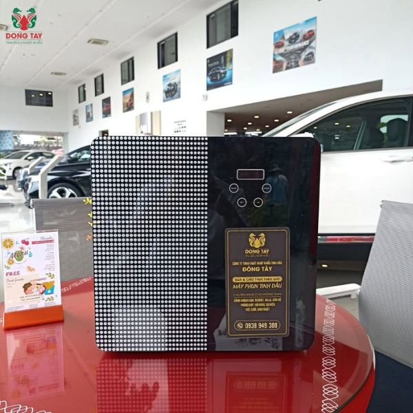 Giải pháp máy phun tinh dầu công nghiệp Tinh Dầu Đông Tây đặt tại showroom ô tô sang trọng